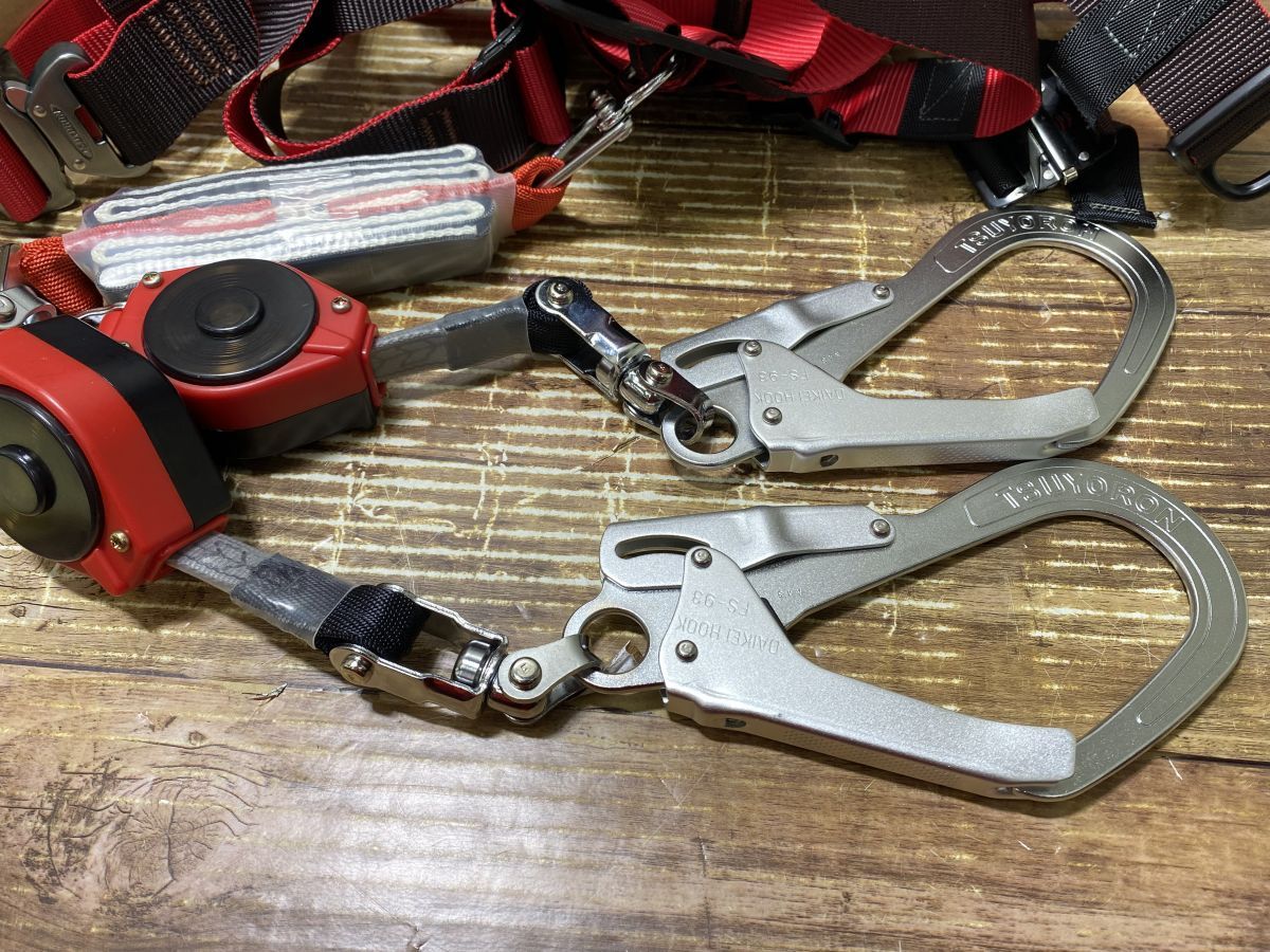 レヴォハーネス ツインランヤード付き