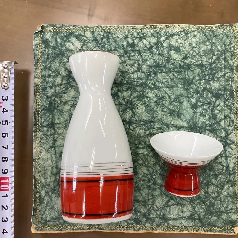 昭和レトロ】 趣味之品陶器 徳利2本 お猪口5個セット - メルカリ