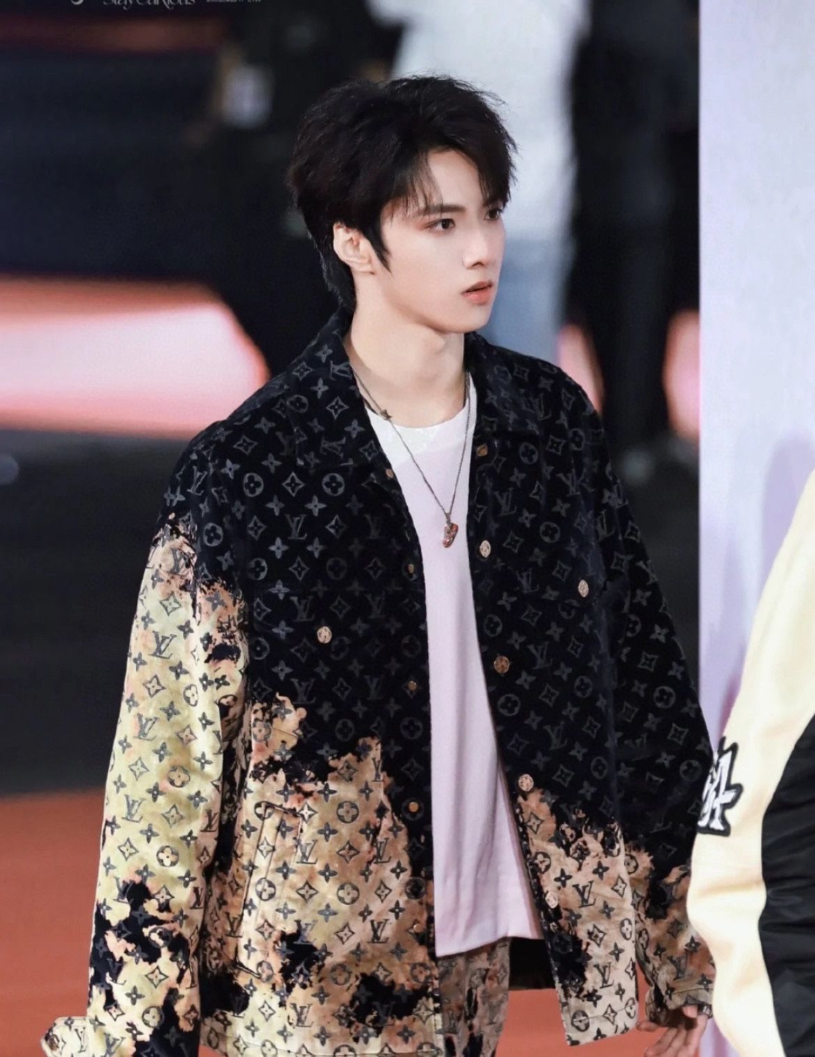 【上品なモノグラム柄がお洒落♪】Louis Vuitton★ジャケット louis-vuitton-oversized-zip-up
