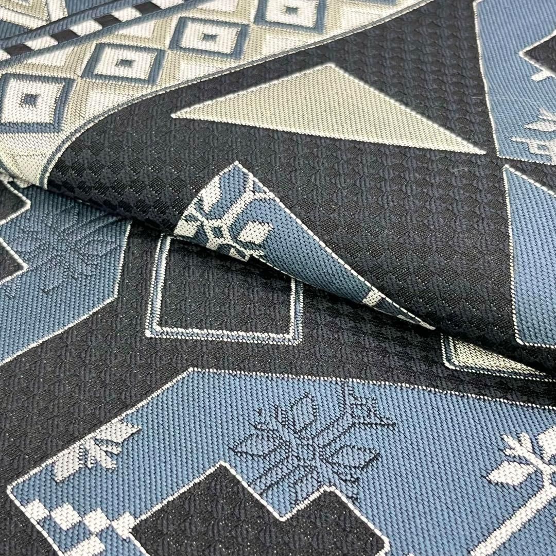 袋帯 美しい幾何学模様 銀糸 ガード加工 青褐色 O-3670 - メルカリ 