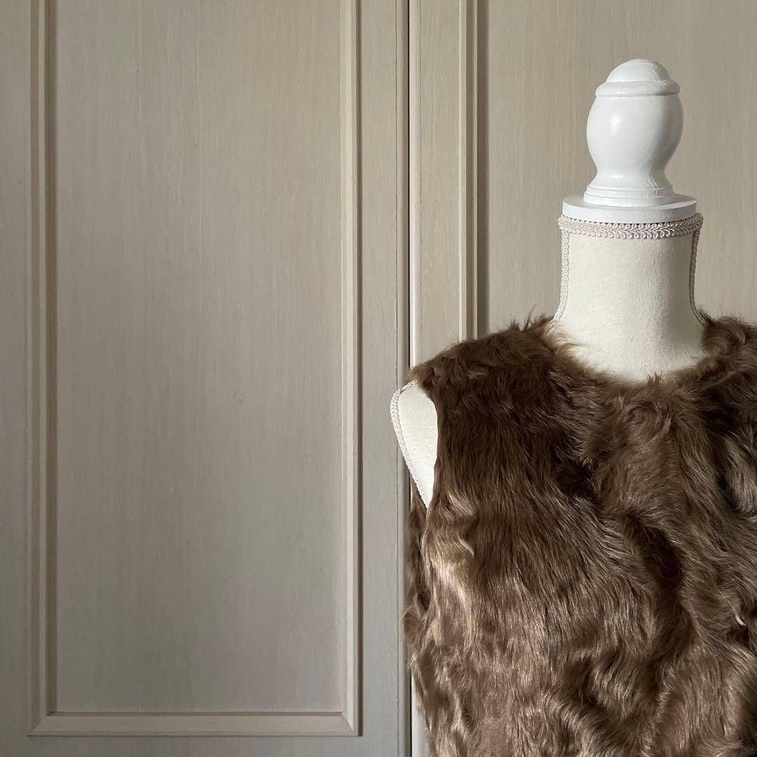 WhimGazette ウィムガゼット 毛皮 ジレ ベスト キャメル ロング お呼ばれ デート オフィスカジュアル 食事会