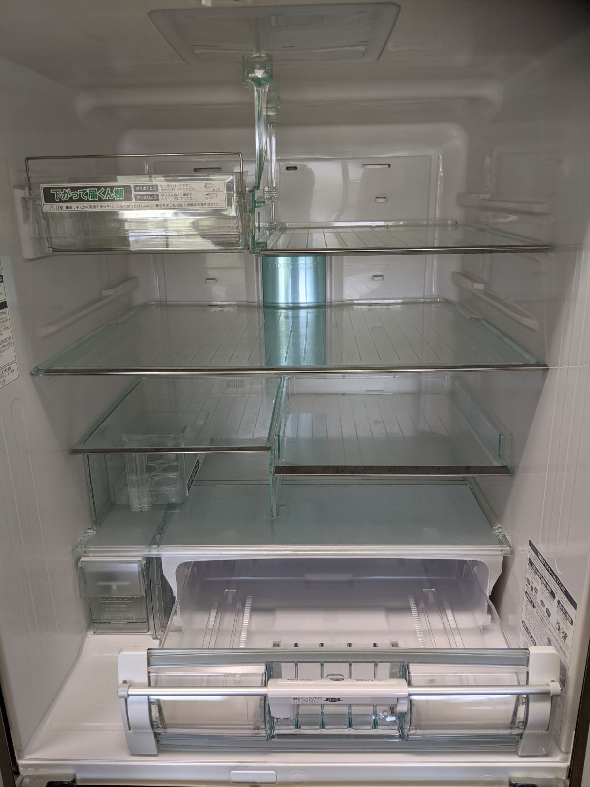 日立ノンフロン冷凍冷蔵庫(6ドア/R-A5700-1 XT型/2011年製) - 住まいの