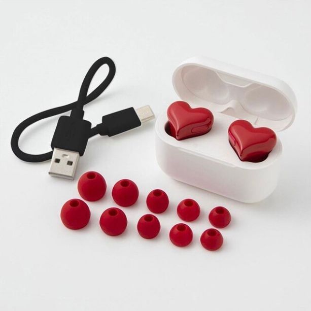 箱付き新品未開封】HeartBuds（レッド）ハート型Bluetoothワイヤレス