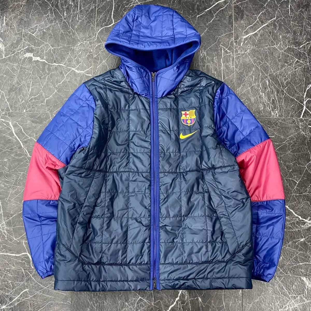 Nike(ナイキ） スウッシュ バルセロナ ツーウェイ フード ジャンパージャケット