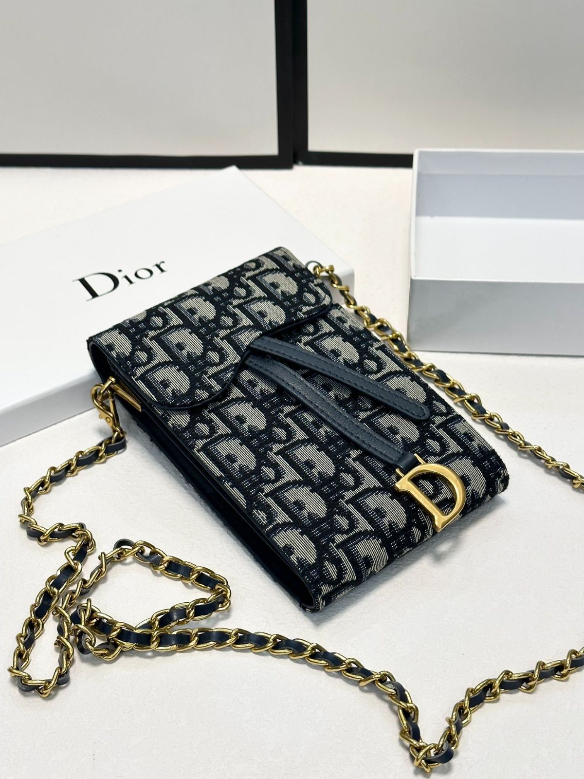 今日 DIOR マルチファンクション スマホバッグ 送料無料で今の在庫は な価格です