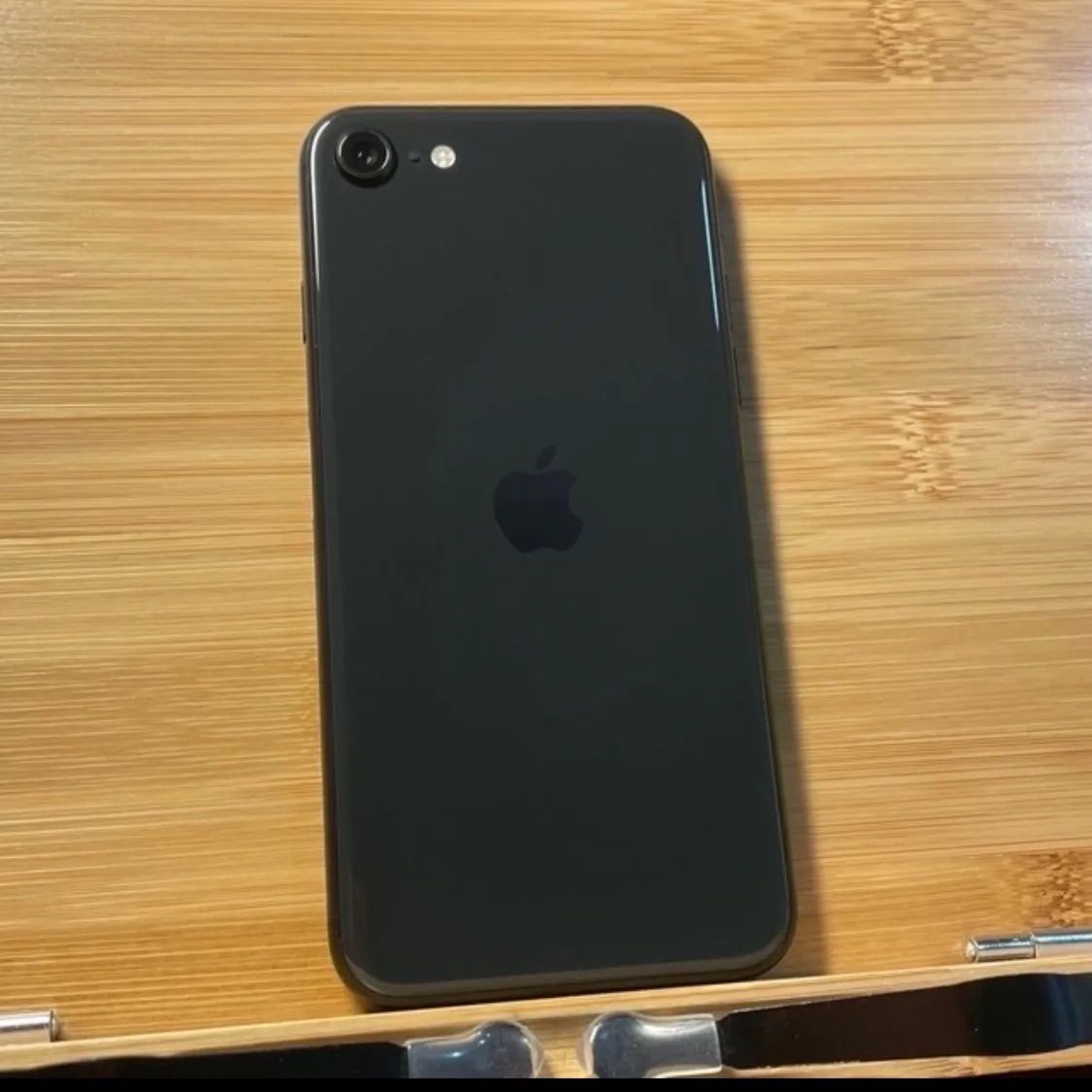 SIMロック解除済】Apple iPhone SE 第2世代 Black 64GB docomo SIM