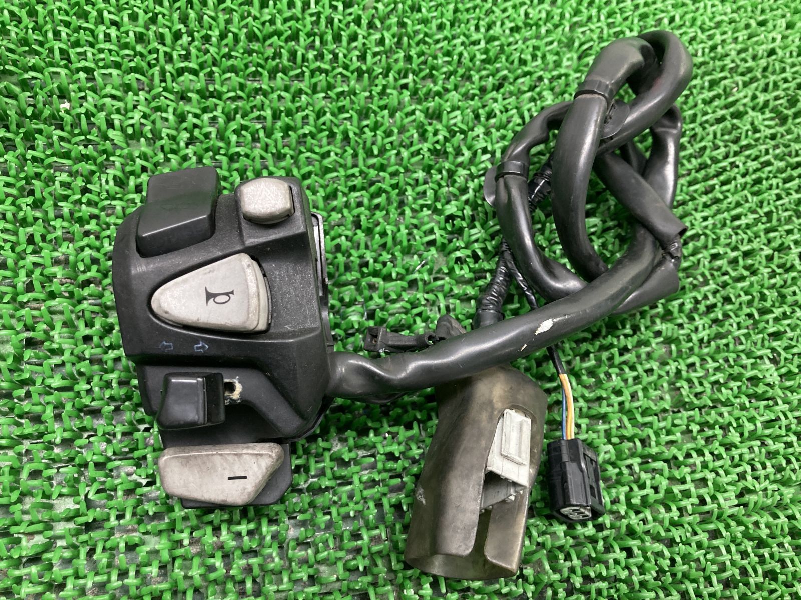 インテグラ ハンドルスイッチ 左 ホンダ 純正 バイク 部品 RC62 NC700 INTEGRA スイッチボックス 割れ欠け無し 品 車検 Genuine