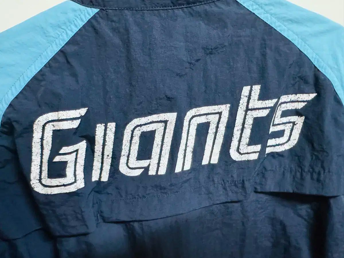 バイ ウィンドブレーカー