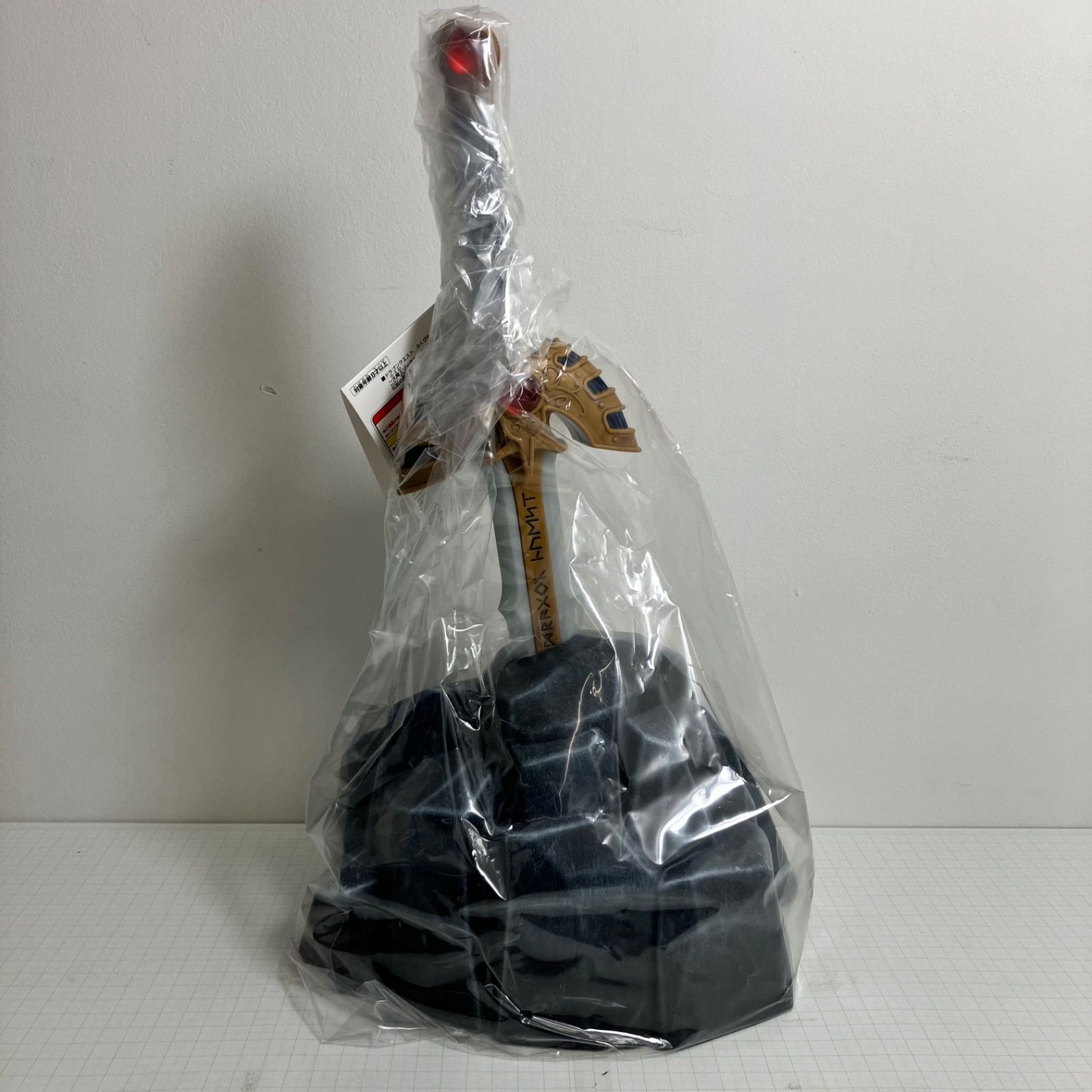 ドラゴンクエストアイランド ふくびき所 伝説の勇者賞 ロトの剣 岩台座付き