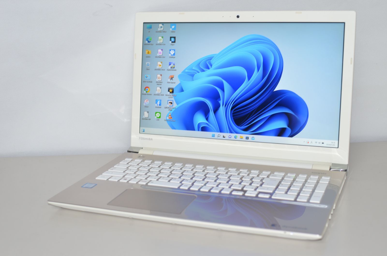 中古良品ノートパソコン Windows11+office 爆速SSD512GB 東芝Dynabook T65/CG 第七世代 i7/メモリ8GB/無線/15.6インチ/webカメラ/DVDマルチ 中古良品ノートパソコン 東芝Dynabook T65/CG Windows11+office 新品