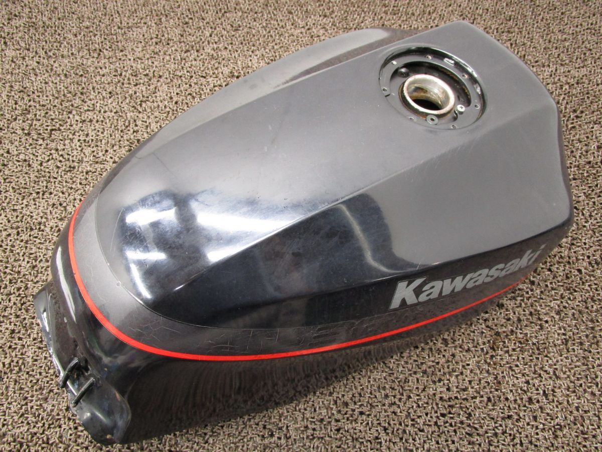 GPZ900R タンク ニンジャオーナー感激！】ドレミコレクションがGPz900R用の燃料