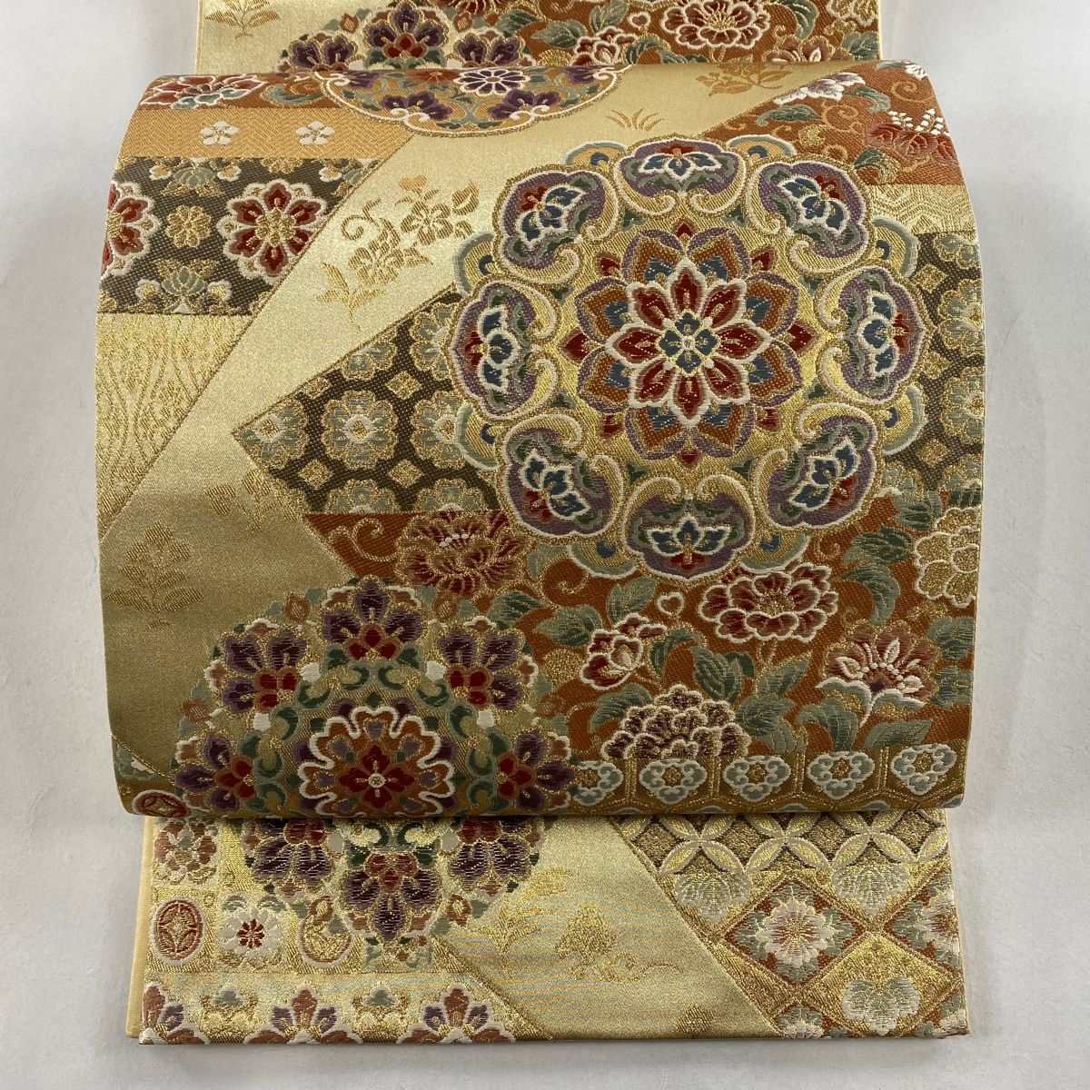 袋帯 美品 秀品 華文 草花 金糸 箔 金色 六通 正絹 【中古 袋帯 美品 秀品 華文 草花 金糸 箔 金色 六通 正絹 【中古
