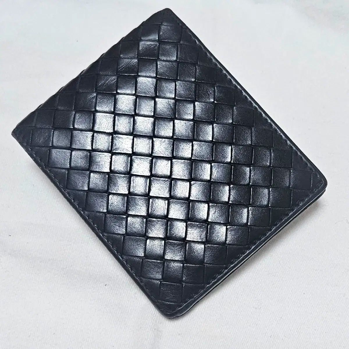 Bottega Veneta ボッテガヴェネタ 二つ折り財布 正規品 です