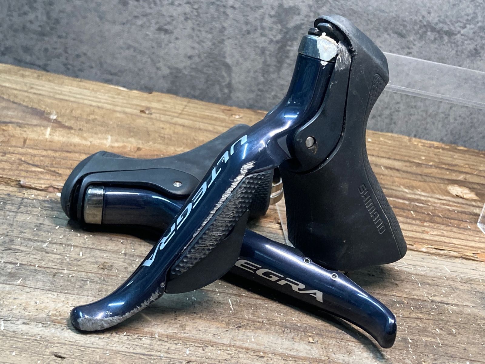 st-r6870アルテグラ stiレバー 【di2 2×11s】 シマノ ULTEGRA Di2 ST-6870 STIレバー 左右セット（2×11S