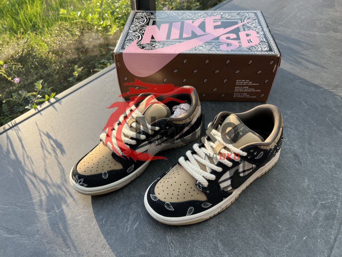 ✨早い者勝ち✨新品 未使用  （メンズ）TRAVIS SCOTT × NIKE SB DUNK LOW