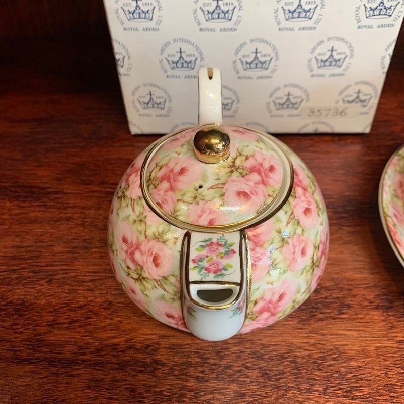 ROYAL ALDEN ティーカップセット 箱付き ティーフォーワン ロイヤル
