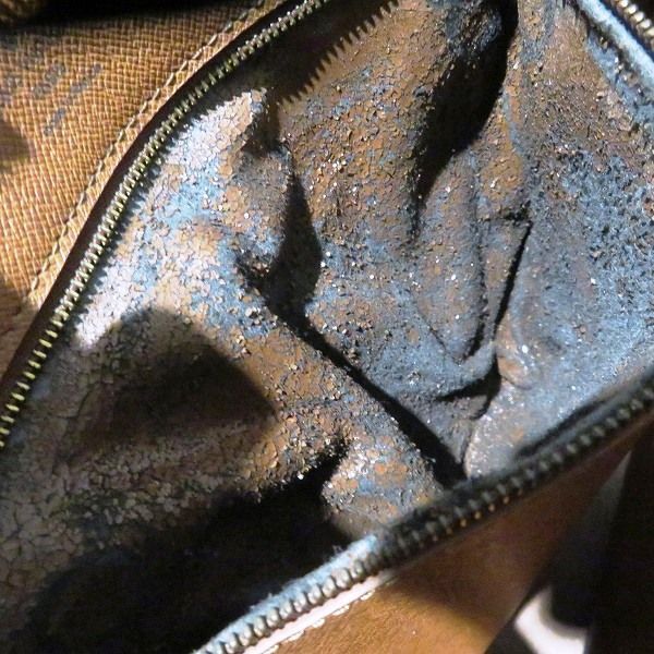 Vuitton モノグラム