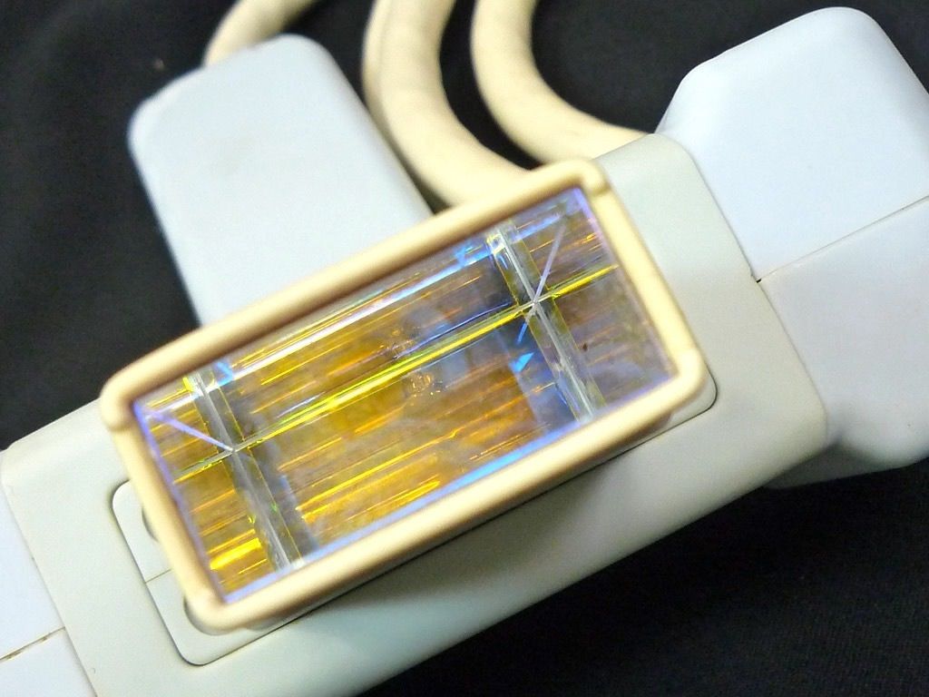 値下げしました！ 価格交渉可能です⭐︎ ReFa 脱毛器 ホワイト 価格交渉可能⭐︎ 値下げしました！ ReFa 脱毛器 ホワイト
