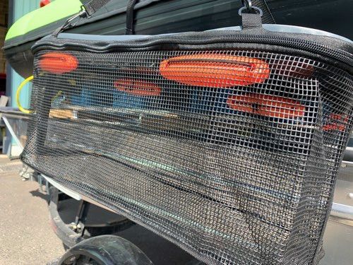 収納の完全浮沈のBEE80スカリ 曳航型形状