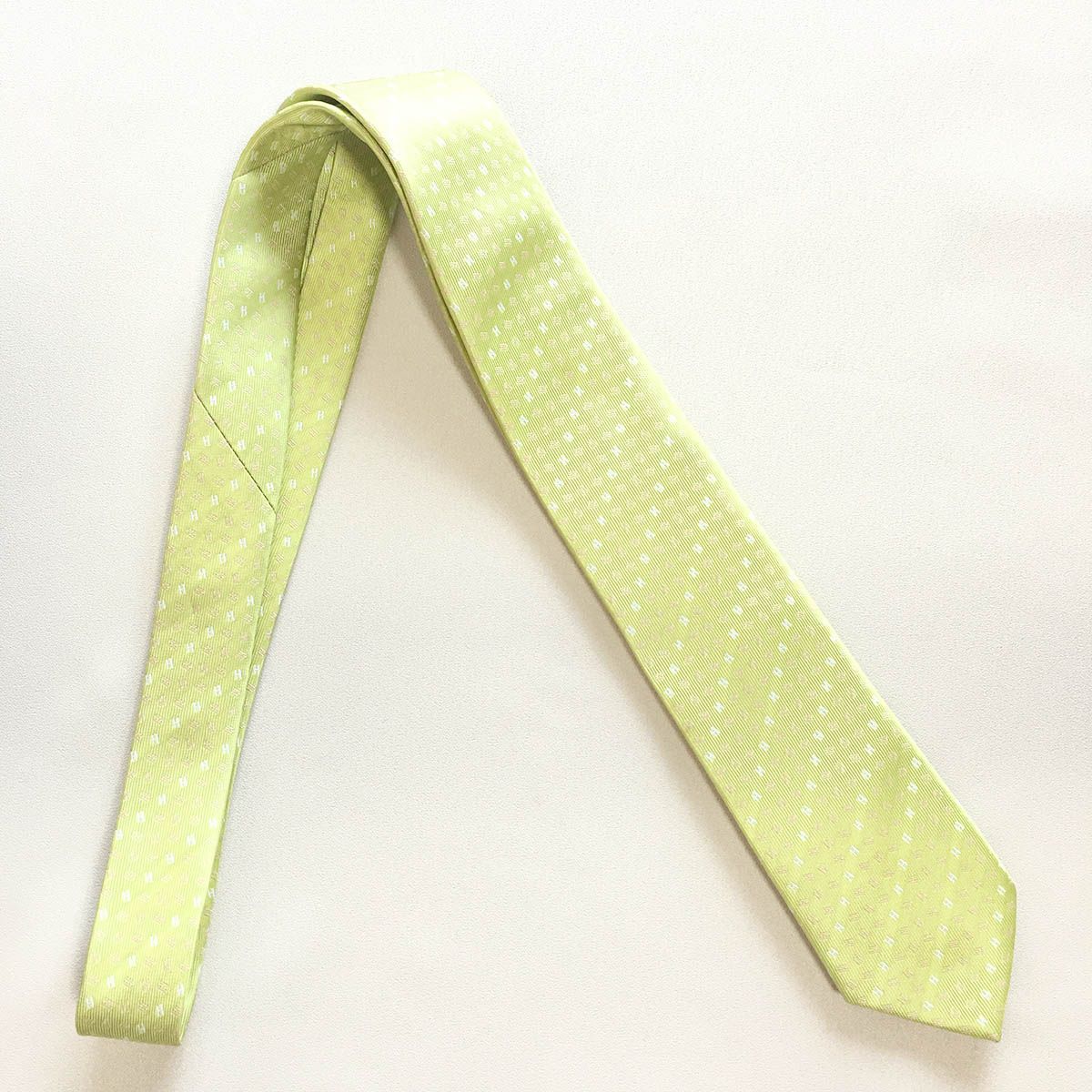 美品 エルメス HERMES ネクタイ フランス製 グリーン/シルバー H柄 HERMES エルメス ネクタイ シルク 総柄 グリーン619135｜Yahoo