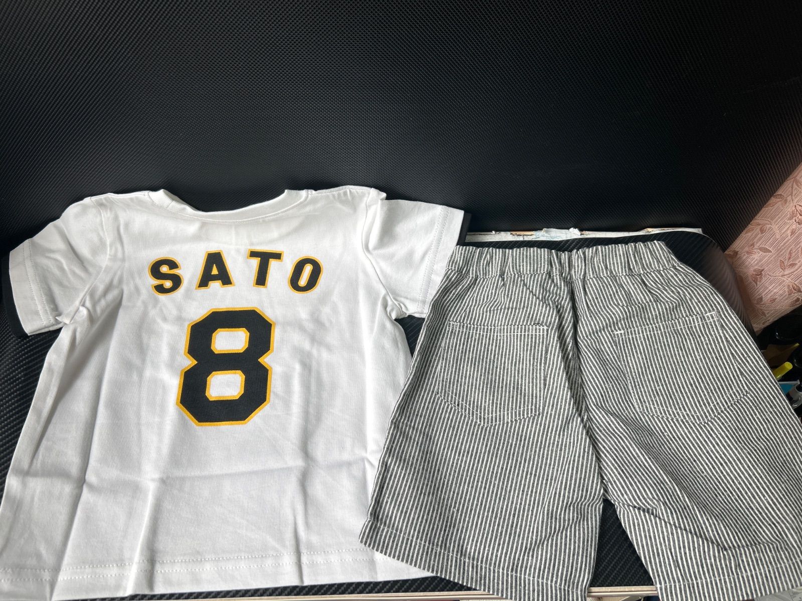 限定90周年ロゴ 背番号 Tシャツ 佐藤輝明 XLサイズ Amazon.co.jp: [Tigers] 阪神タイガース「佐藤 輝明 8 背番号T