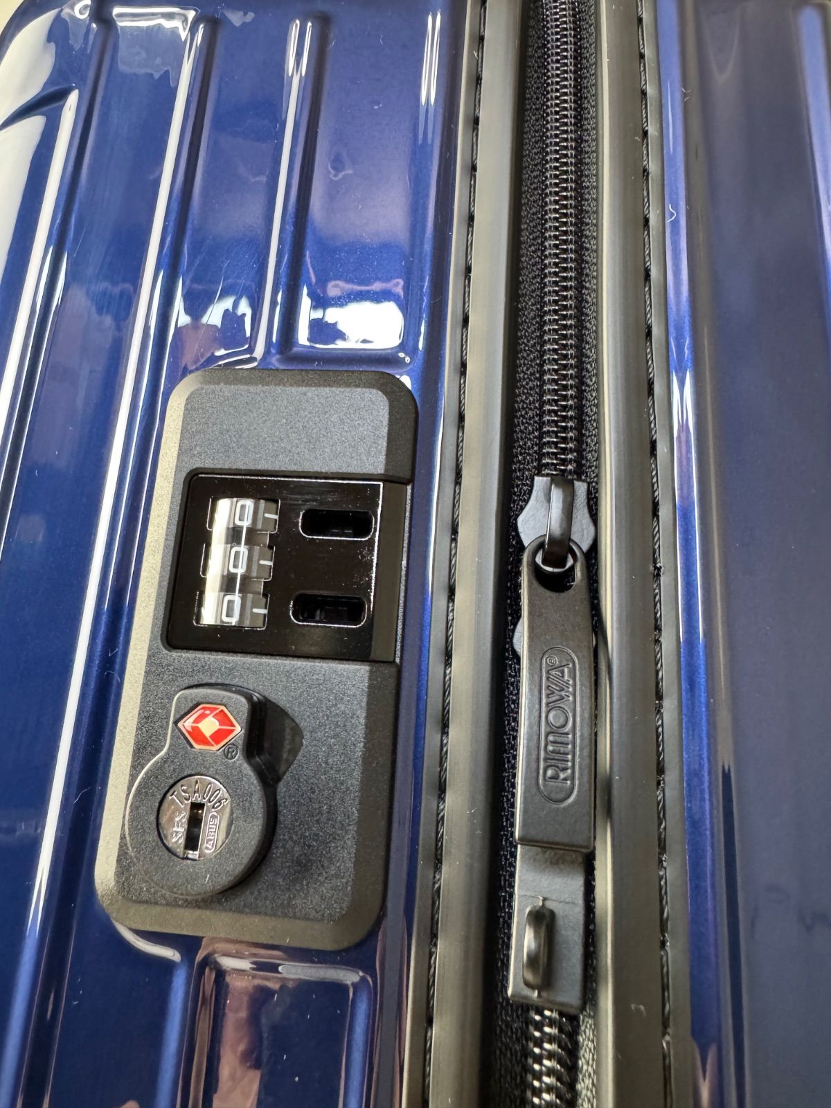 RIMOWA✖️ルフトハンザ ボレロコレクション Multiwheel 85L 4輪