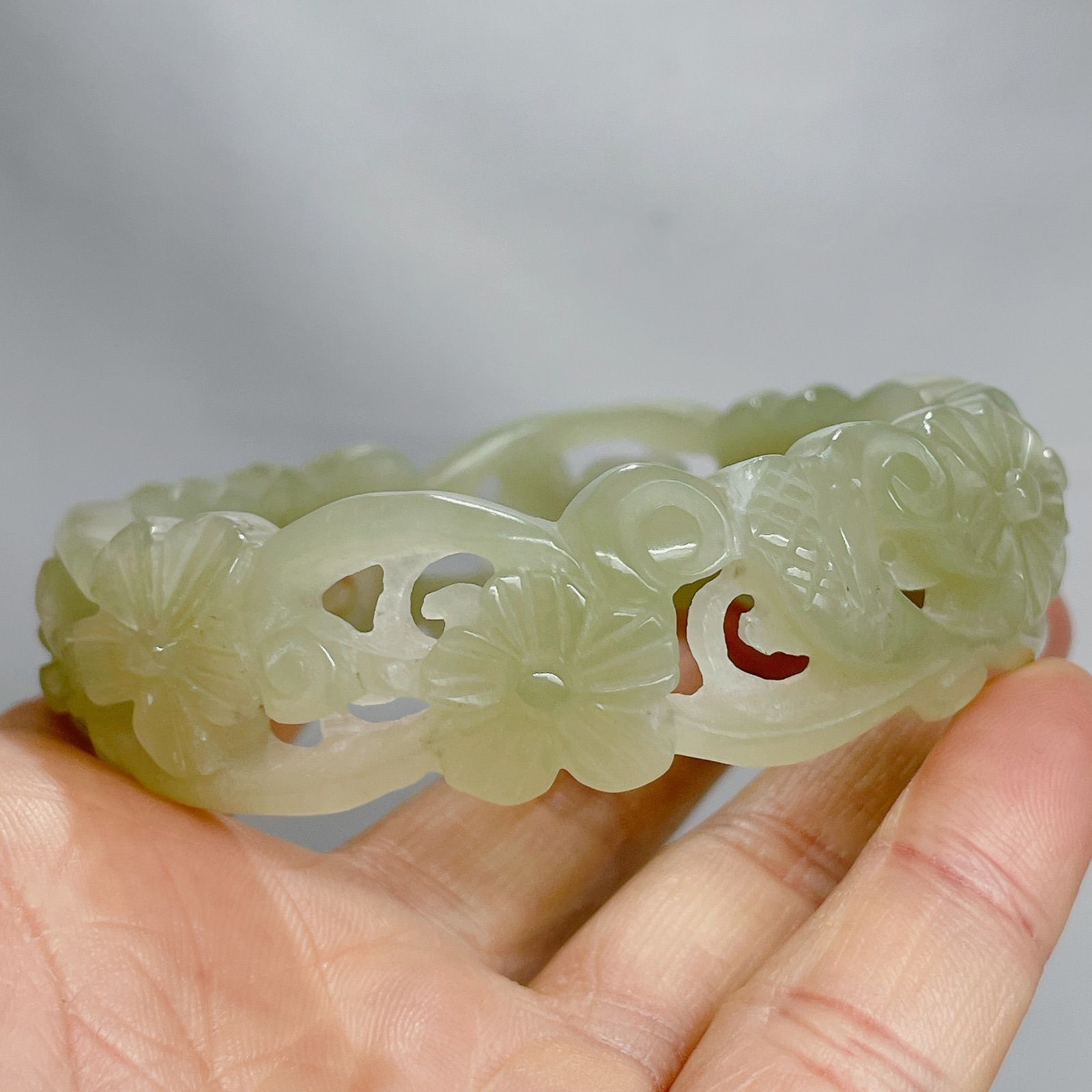 新入荷】天然玉石 和田玉 レリーフ彫刻バングル 梅の花 鑑定書付 