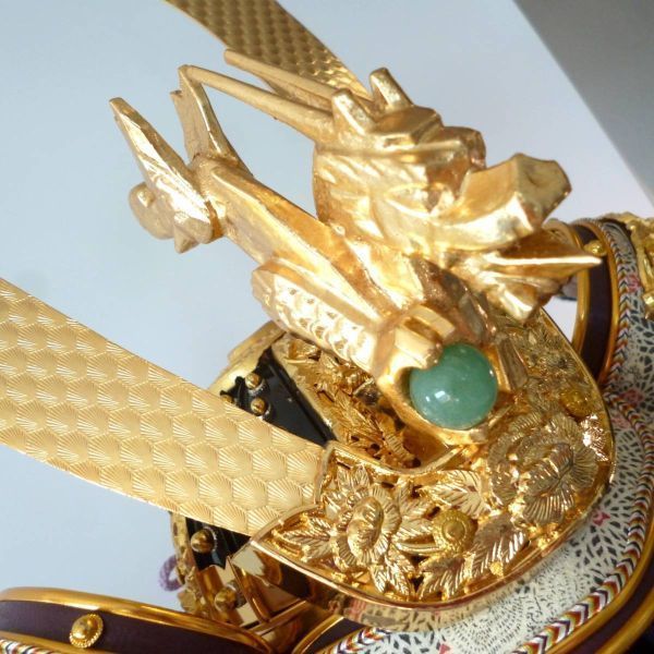 五月人形　25号　兜　美濃長鍬形　 宝石付　純金箔押木彫竜　甲冑 五月人形 25号 兜 美濃長鍬形 宝石付 純金箔押木彫竜