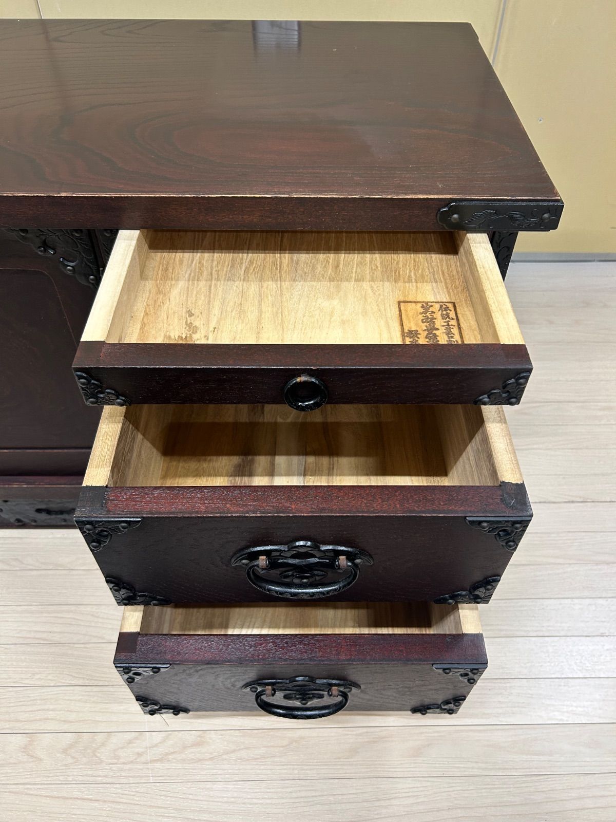 希少品】岩谷堂箪笥 桜木作 岩谷堂 南部鉄金具 伝統工芸品