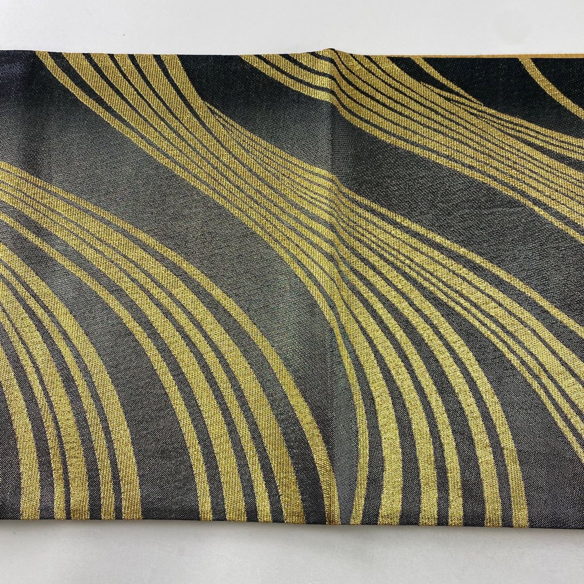 美品】 袋帯 秀品 幾何学模様 箔 黒灰 全通 正絹 【中古】 - メルカリ