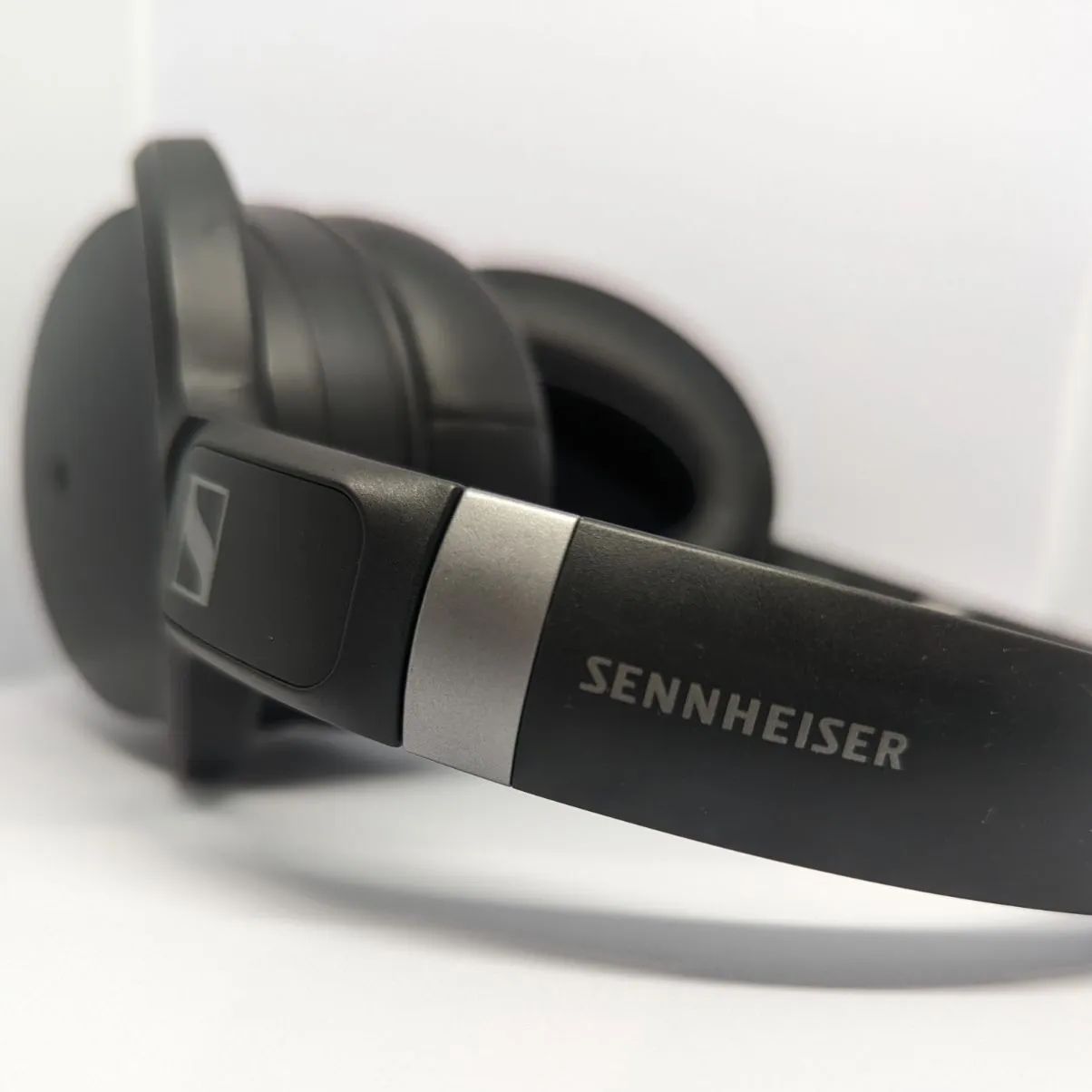 美品】SENNHEISER ワイヤレスヘッドホン HD450SE - メルカリ