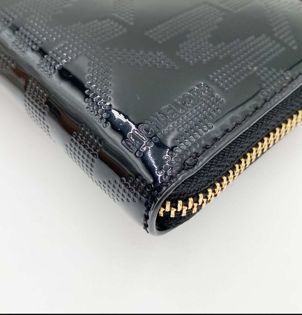 MICHAEL KORS ラウンドファスナー長財布 エナメル黒 - メルカリ 