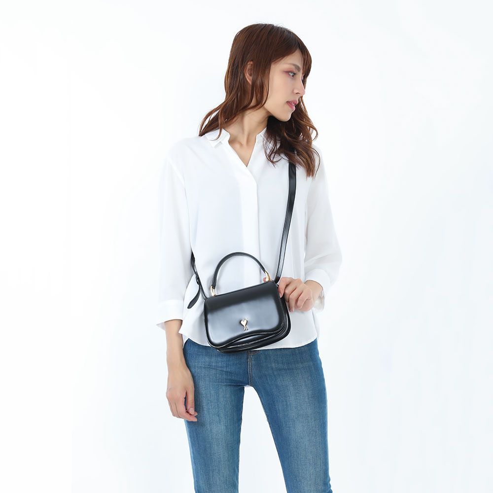 新品 AMI PARIS ULL718.AL0139 001 バッグ 新品 AMI PARIS ULL718.AL0139 001 バッグ - メルカリ