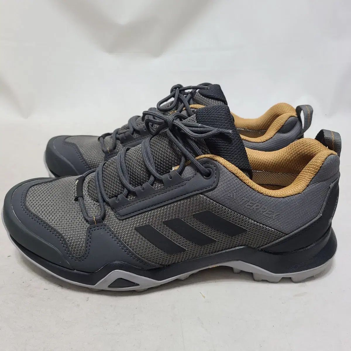 4 260 adidas アディダス テレックス ゴアテックス 登山 トレッキングシューズ A級