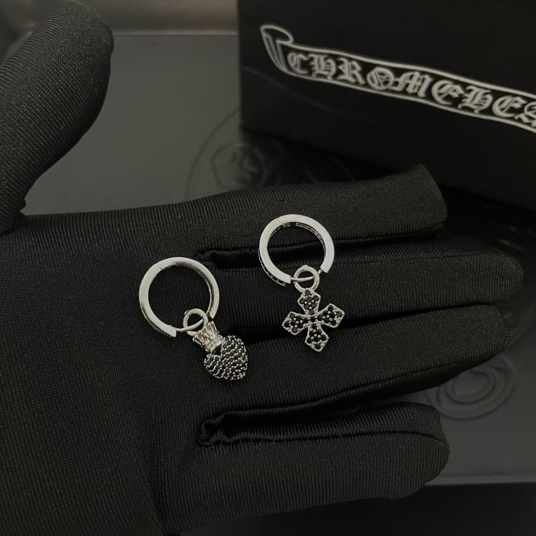 【Chrome Hearts】クロムハーツ ABタイプ ブラックダイヤモンド クロス シルバー スタッドピアス