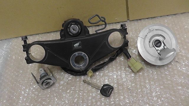 CBR250R MC41-1003xx の キーセット 1747100007