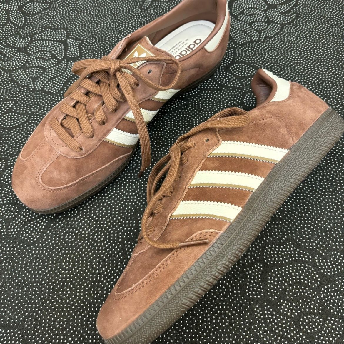 男女兼着 Adidas Originals Samba Vegan OG”SPD IG1357 ( ブラウン 茶 アースカラー tobacco タバコ spezial gazelle メンズ レディース ウィメンズ IG1357 )