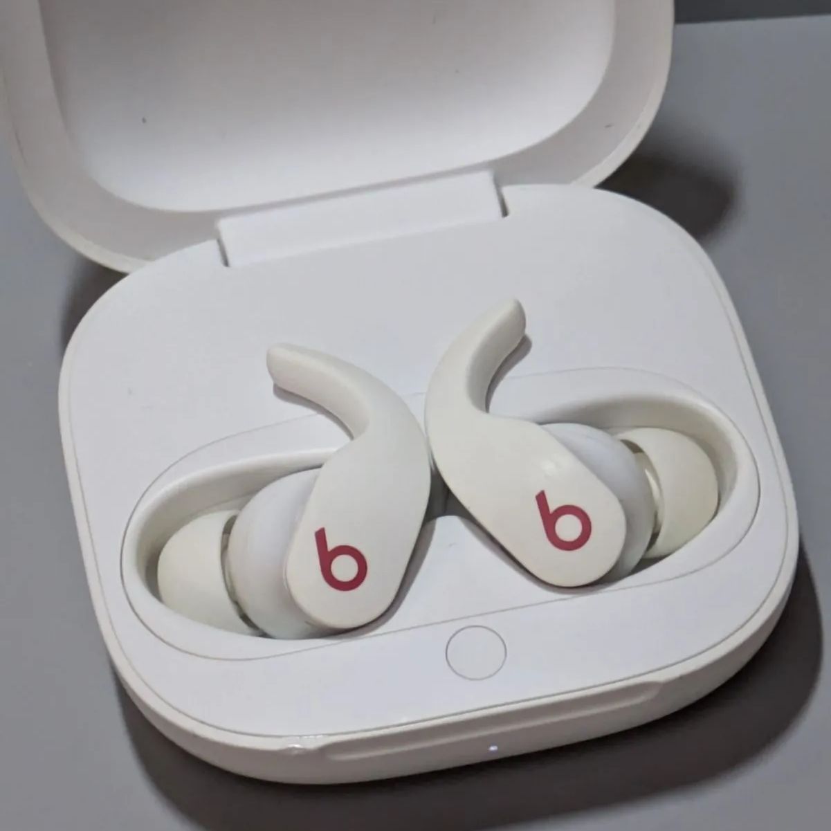 Beats Fit Pro 白 l_K0001417757.jpg