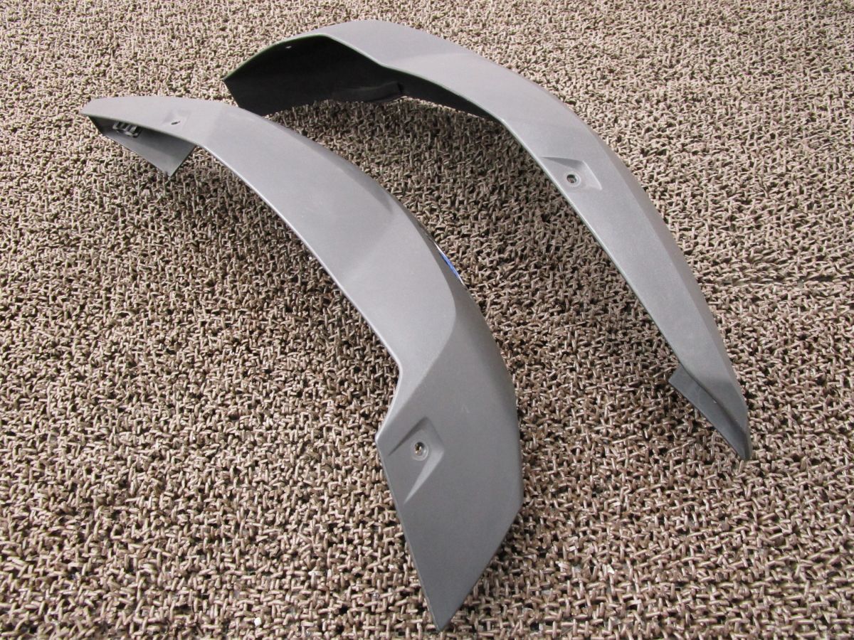 サイドカウル 左右