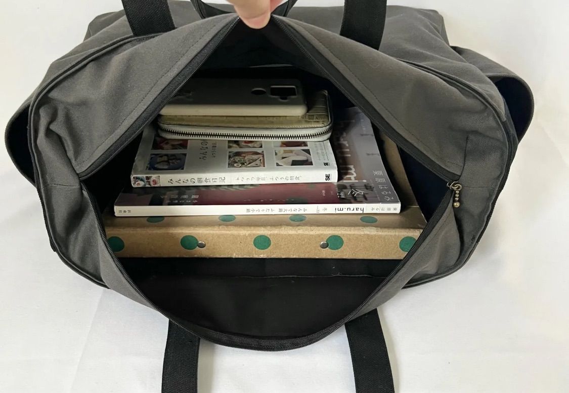 底板付き 肩掛けバッグ