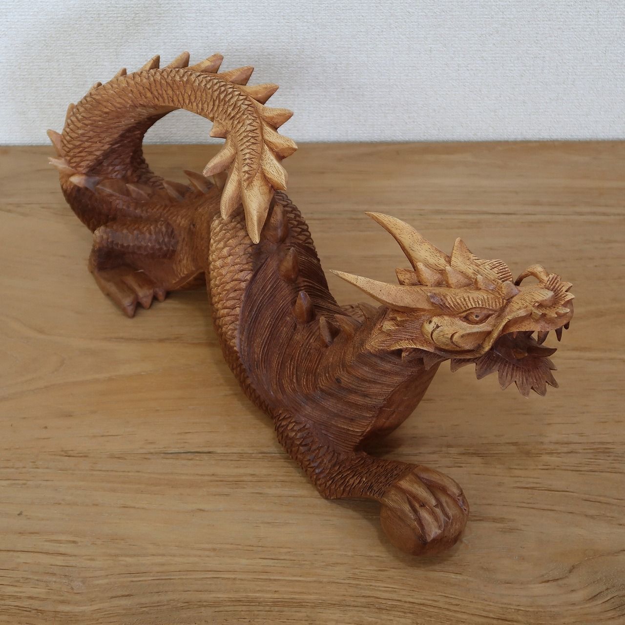 秩父の旧家より 一刀彫の龍 ドラゴン 竜 彫刻 木彫り 無垢材 置物 