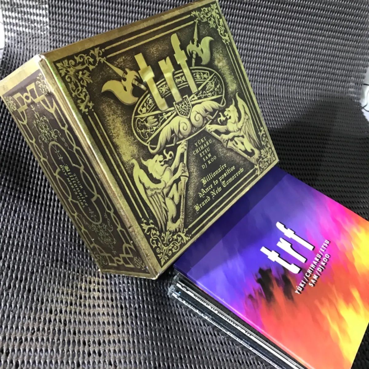 【新品】trf THE LIVE3　限定セット trf プレミアムゴールド BOX「THE LIVE」CD3枚組 【初回限定盤