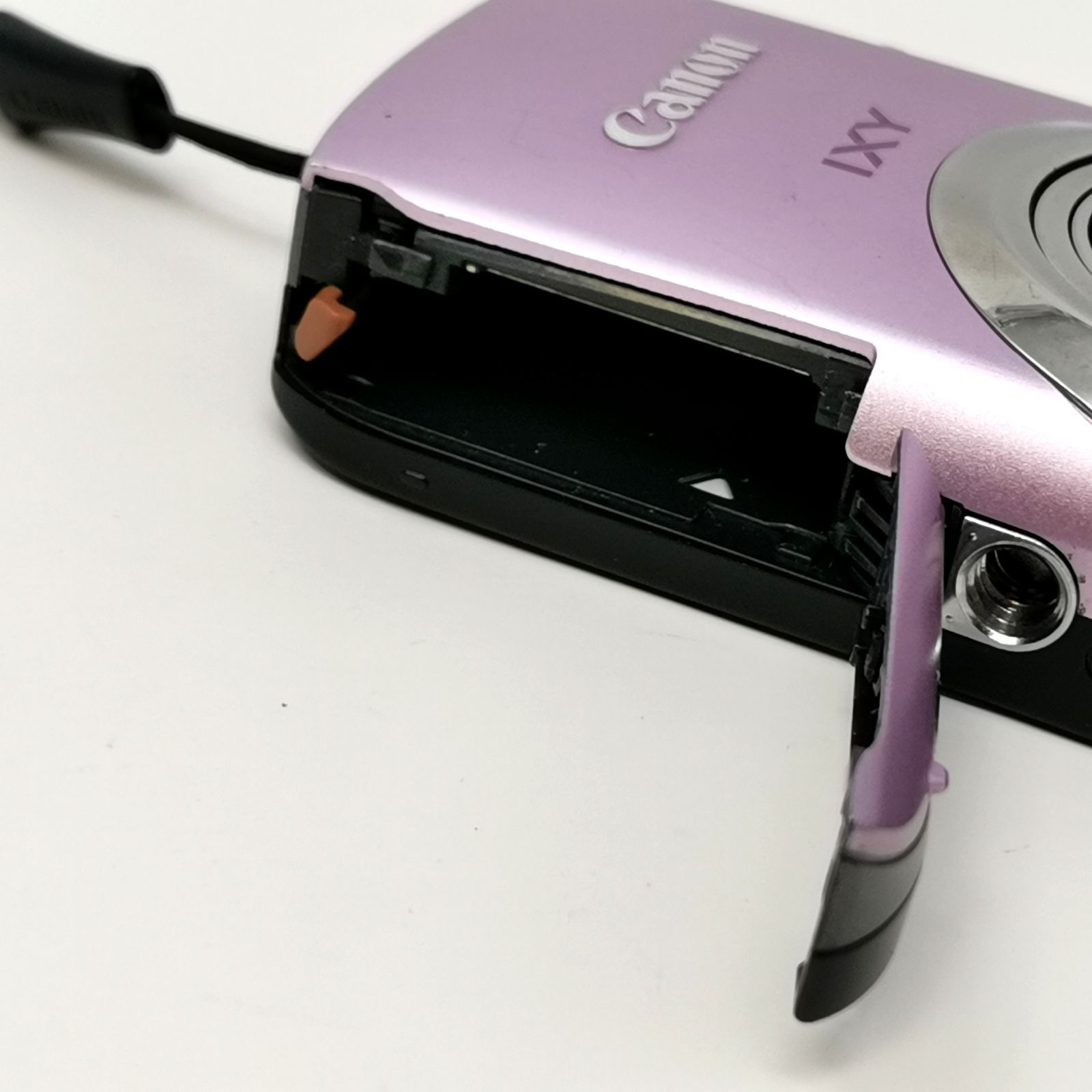 キャノン IXY10S ピンク デジタルカメラ 充電器ないため動作