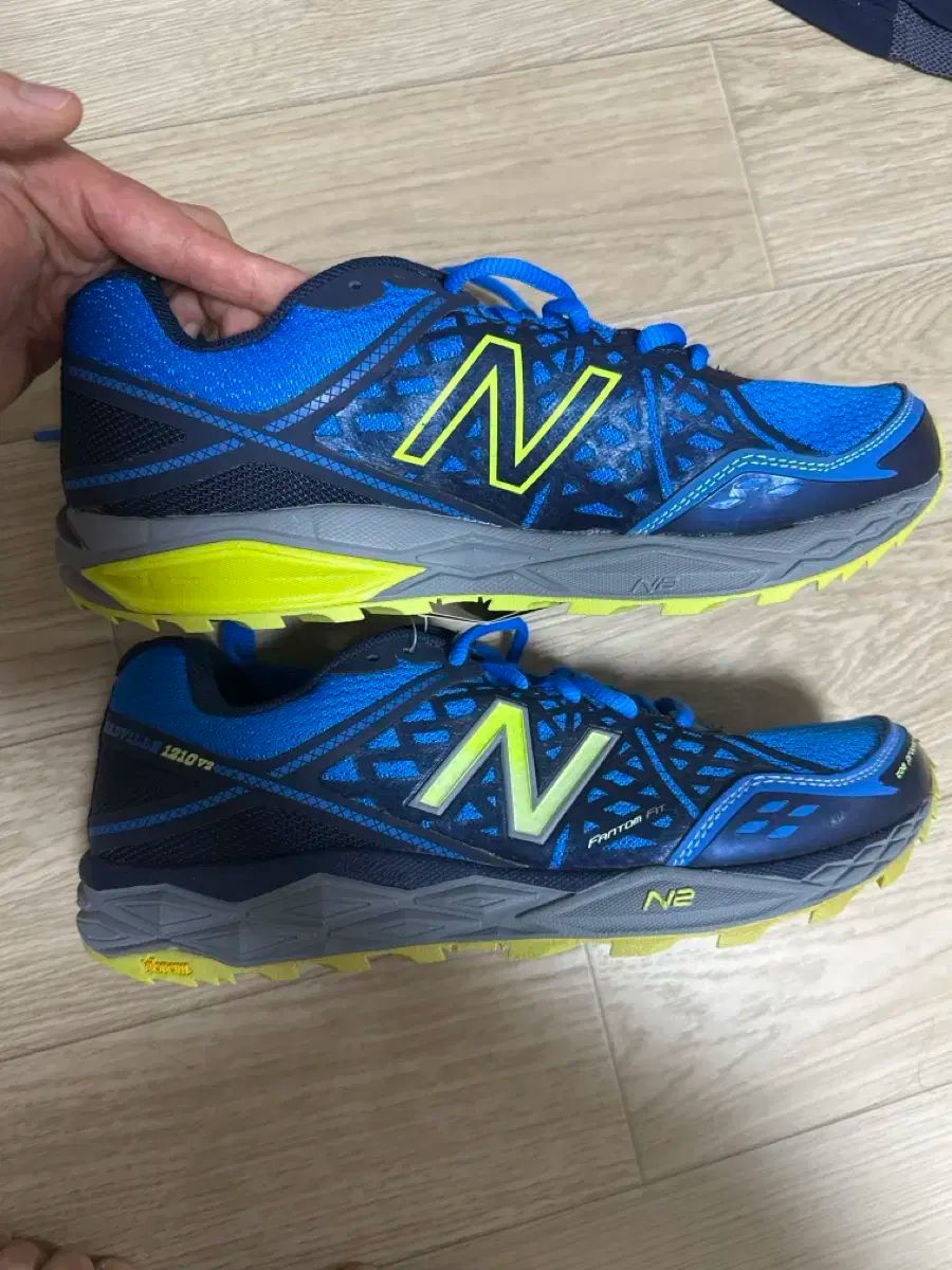 【新年大処分特価】 ニューバランス ランニングシューズ スニーカー 275 最終お送料無料