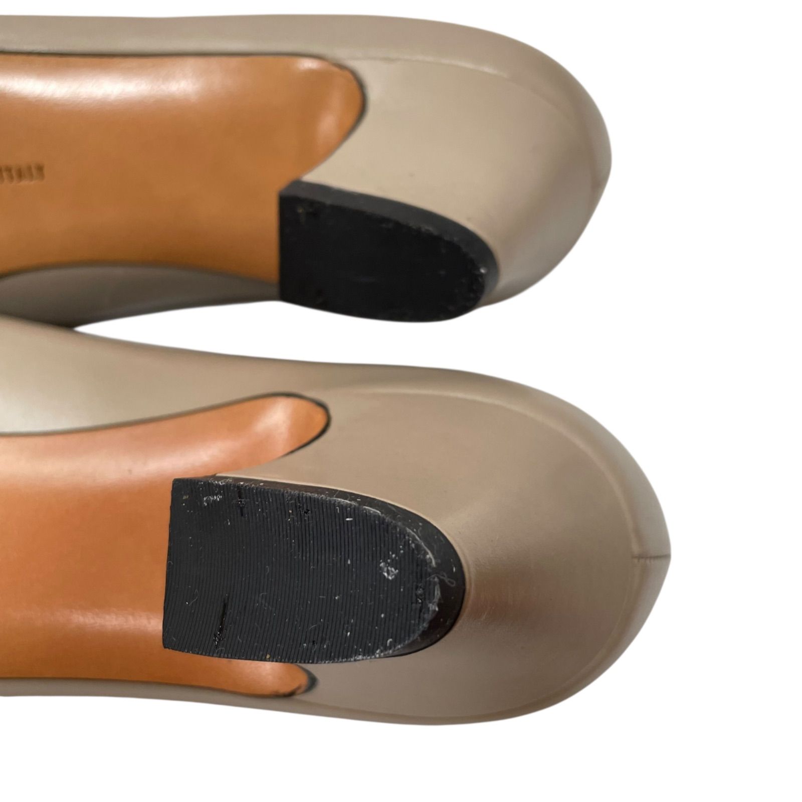 Salvatore Ferragamo サルヴァトーレフェラガモ パンプス Z1431 SALVATORE FERRAGAMO サルヴァトーレフェラガモ パンプス