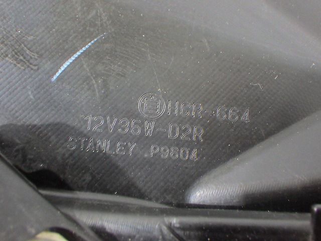 ヘッドライト左右