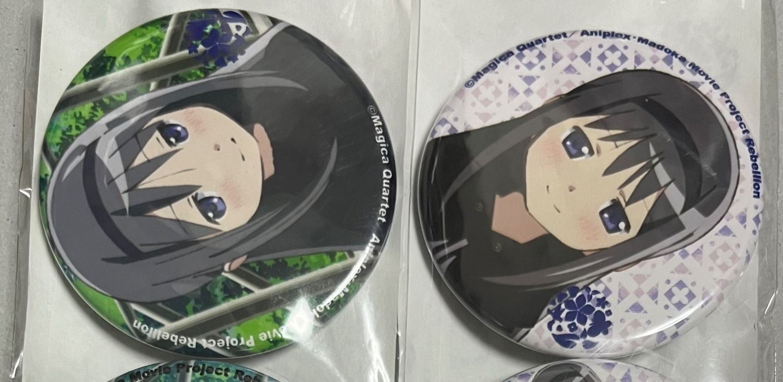 魔法少女まどか☆マギカ earth コラボ 缶バッジ 鹿目まどか 暁美ほむら 