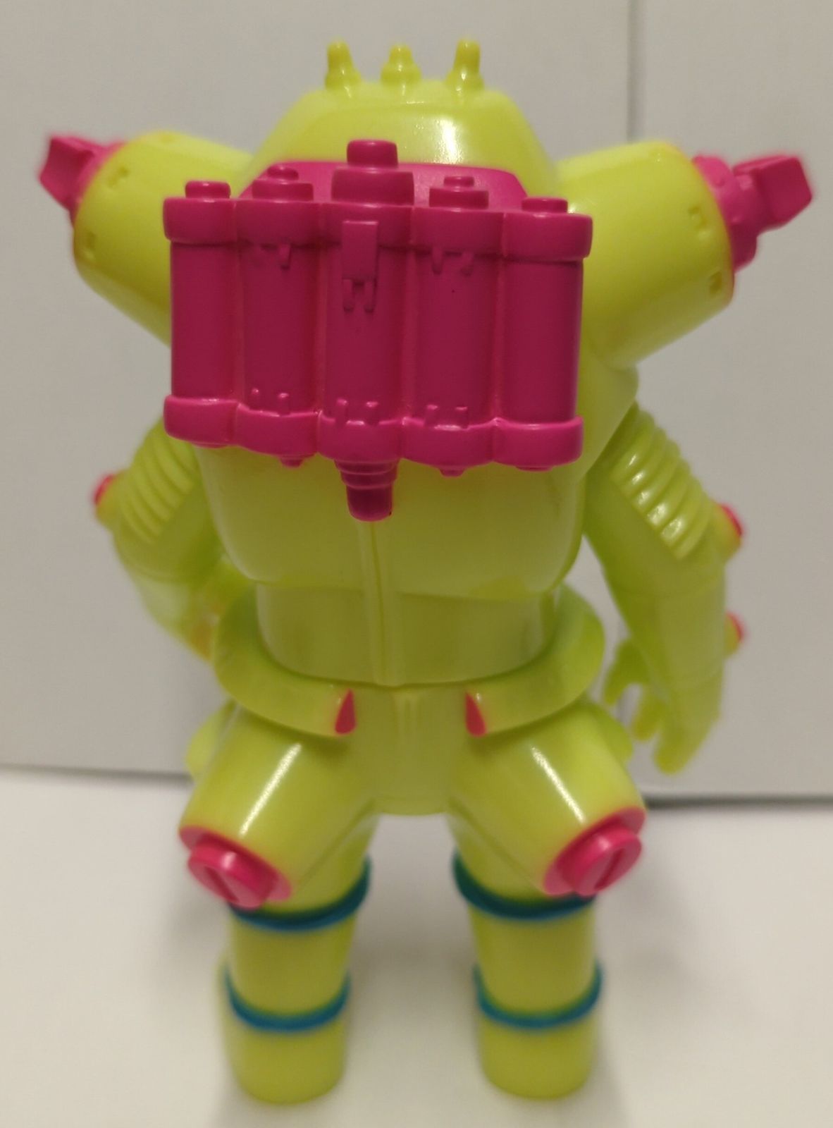 One up KAIJIN ウルトラセブン キングジョー 蛍光イエロー