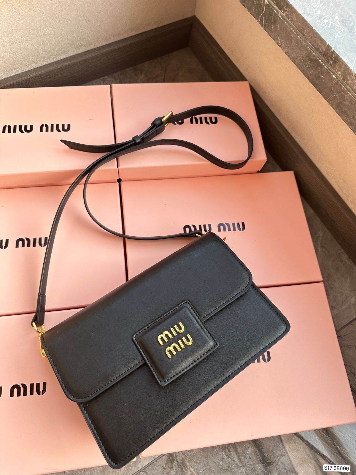 2025 ミュウミュウ ショルダーバッグ 4色 WWW_OLIVIERBERNSTEIN_COM