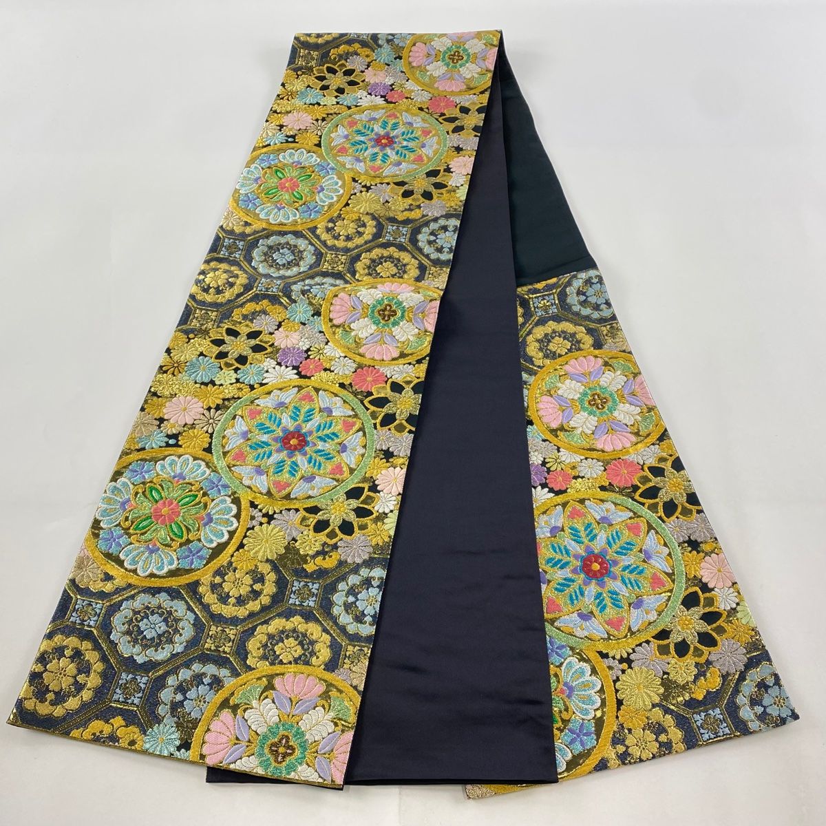 袋帯 美品 逸品 華文 蜀江文 金糸 刺繍 黒 六通 正絹 【中古】（最終 